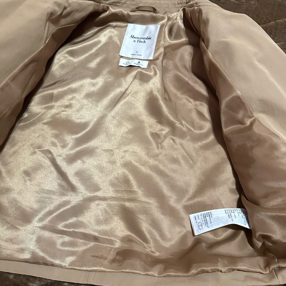 Abercrombie & Fitch Beige Women's Trench Coat - Picture 8 of 10
